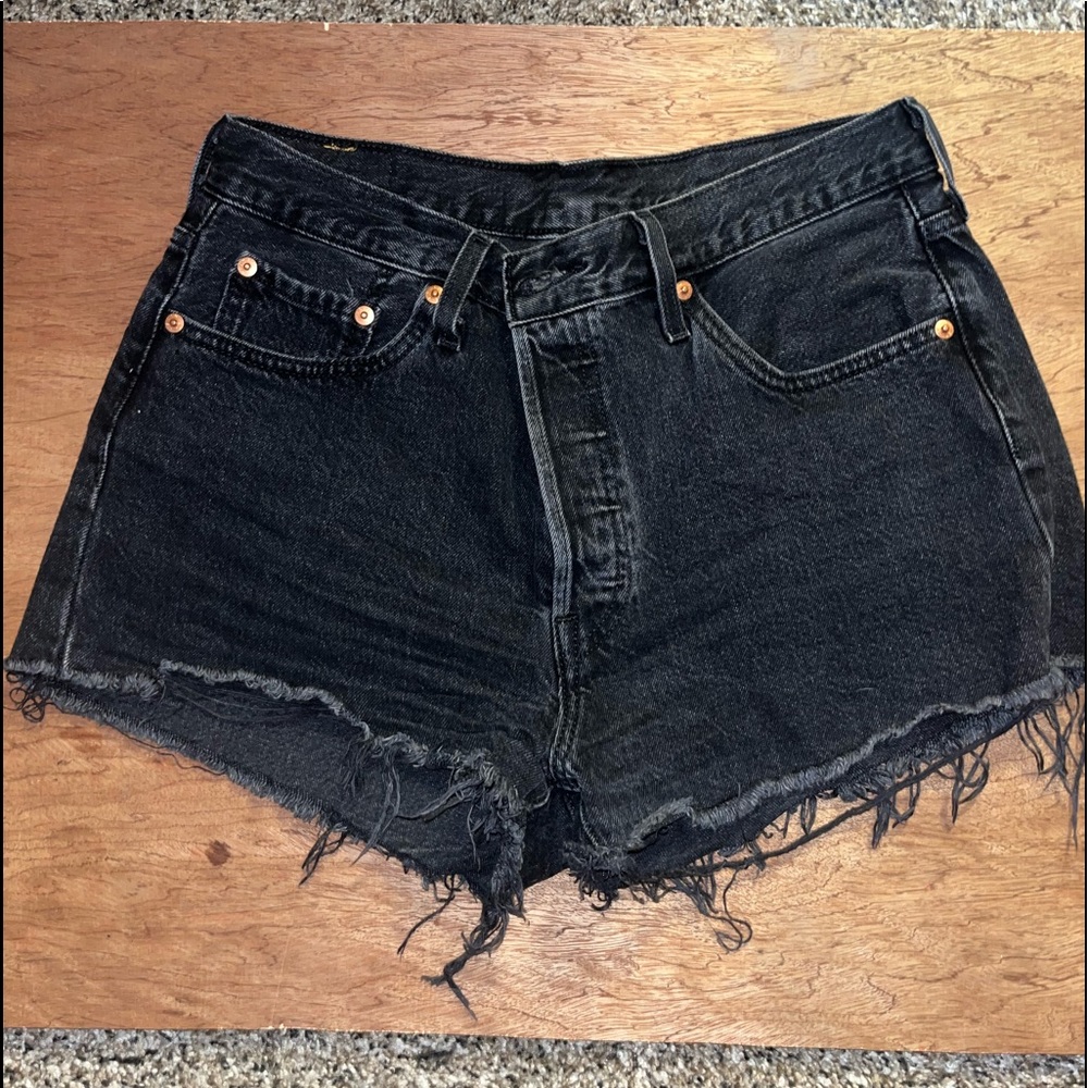Levi 501 high waisted black shorts